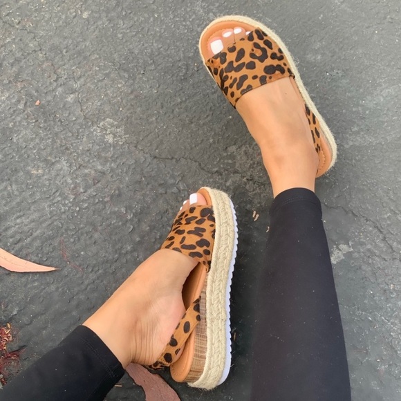 Leopard print sandals - Picture 3 of 7